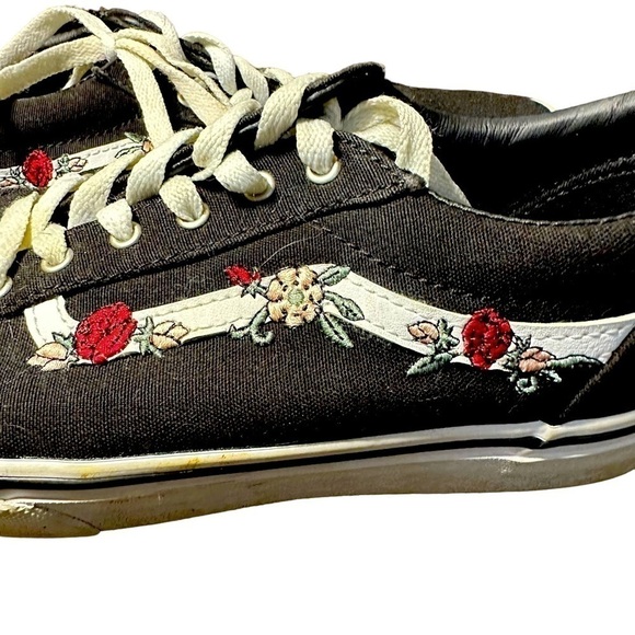 Vans Old Skool Skateboarding Shoe Sneaker Black w/Embroidery Roses Missy Size 5 - Picture 11 of 11